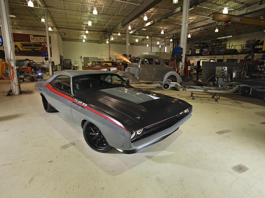  Dodge Challenger by The Roadster Shop 1970 года  (фото 7 из 13)